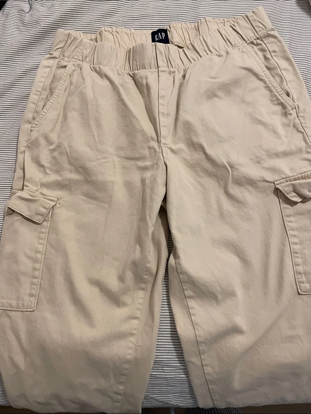 GAP Beige Elastic-Waist Cargo pants